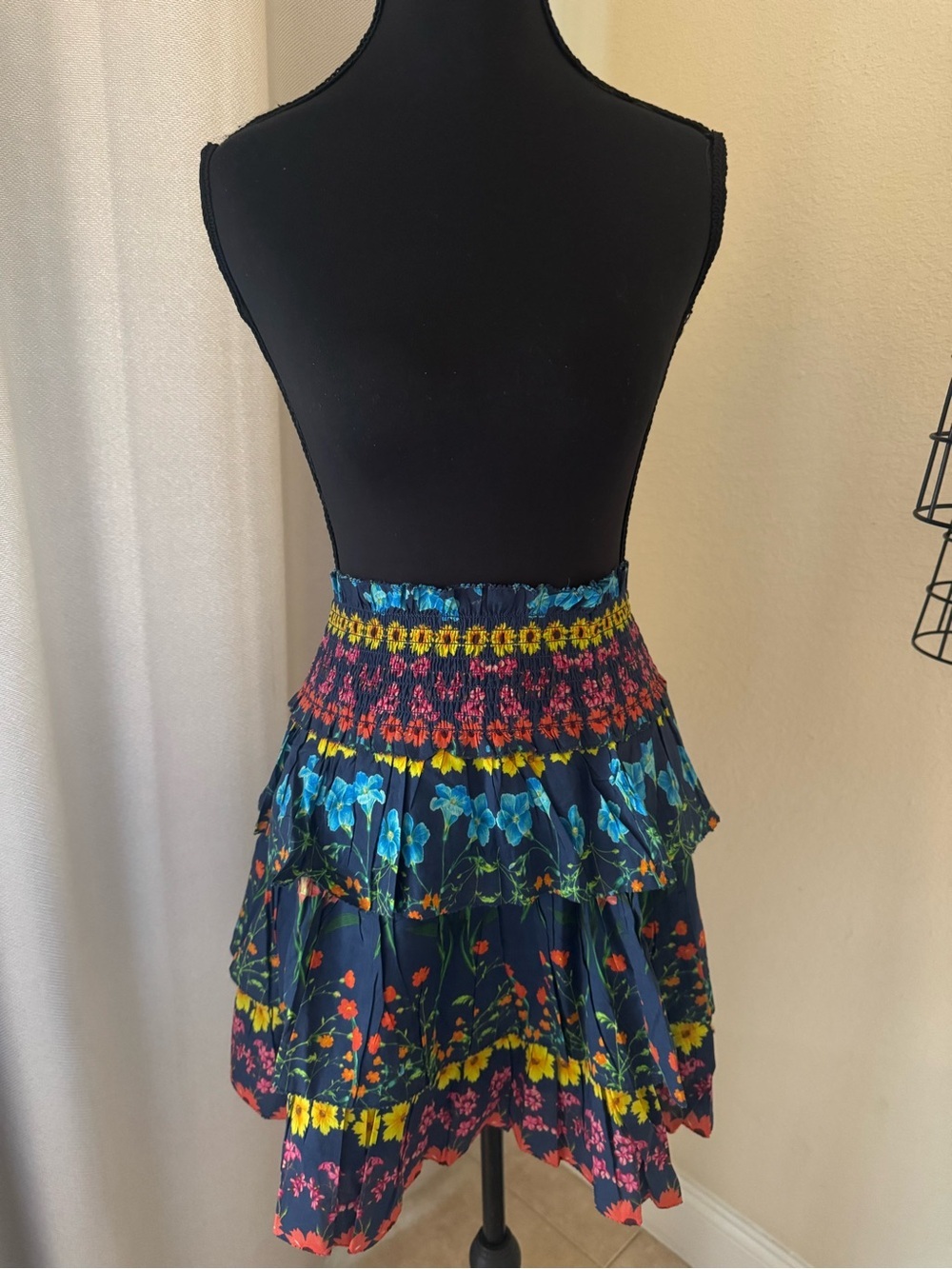 Cara Cara Floral Tiered Mini Skirt Smocked Waist Cotton Ruffle Size 4 - Picture 2 of 7